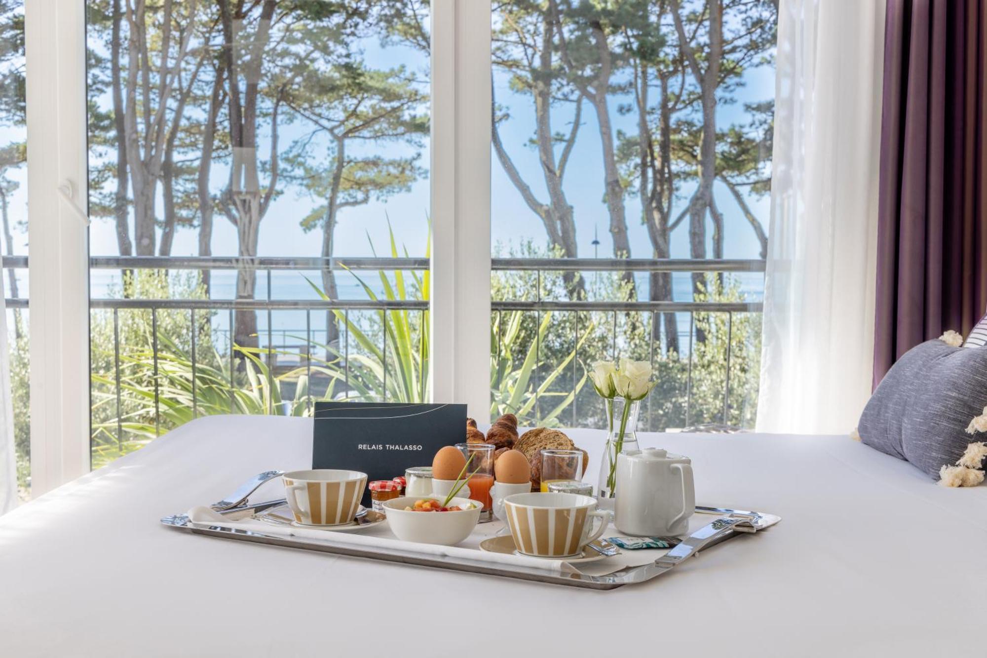 Hotel Kastel - Relais Thalasso & Spa Бенодет Экстерьер фото